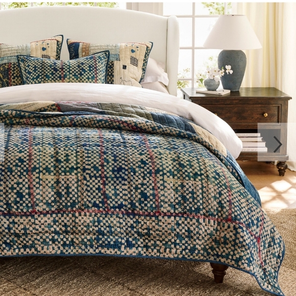 Pottery Barn - Love Handcrafted Reversible Quilt - NWOT - Picture 8 of 11